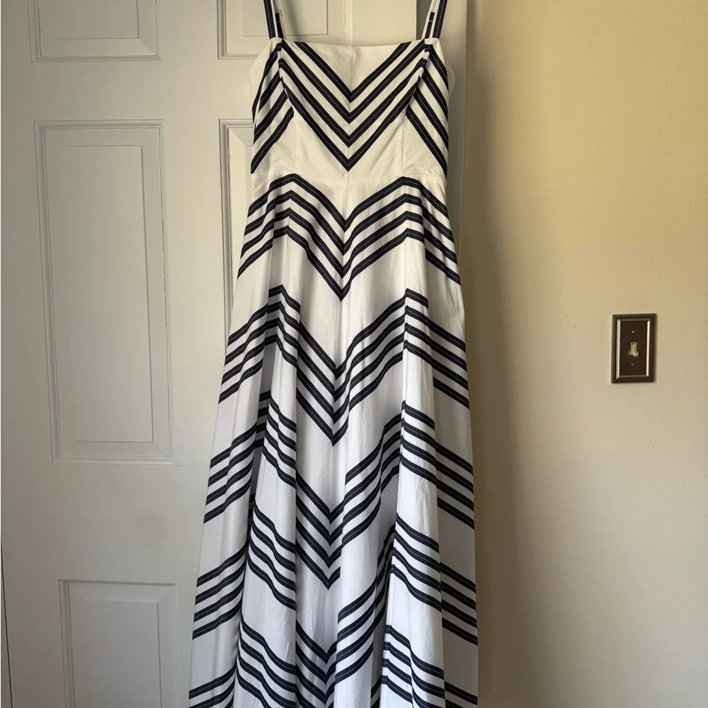 Hill House Home Coastal Margot Dress Size Small White Navy Chevron Midi - Picture 2 of 8